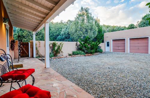 Valdez House | Casa Kiva
