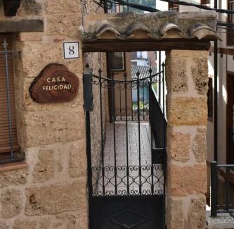 Beceite House | CASA LA FELICIDAD