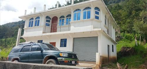 Aguacatan House | Casa La Nueva