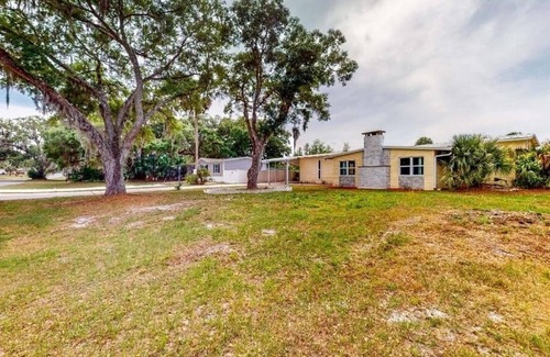Summerfield House | Casa Linda, Stunning Country Experience, Powered By Nature & Natural Sunlight.