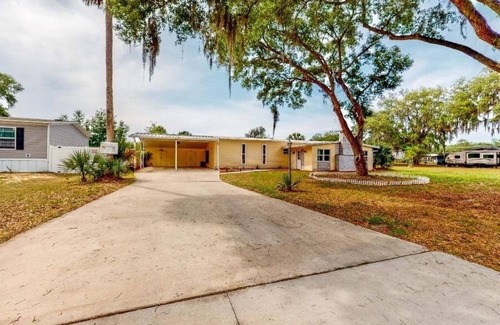 Summerfield House | Casa Linda, Stunning Country Experience, Powered By Nature & Natural Sunlight.
