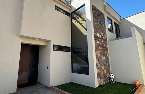 Patzcuaro House | Casa LindaVista - 1.5 km from Plaza Pátzcuaro *BRAND NEW HOME with AC/heating