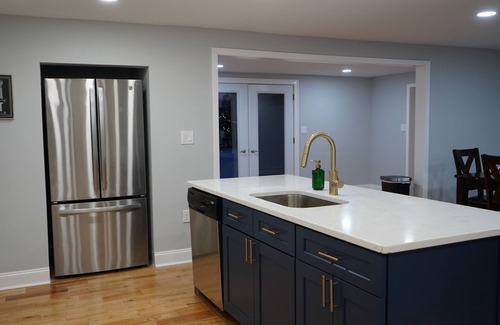Utica House | Casa-Lux - Sleeps 12/5Bd - Utica NY