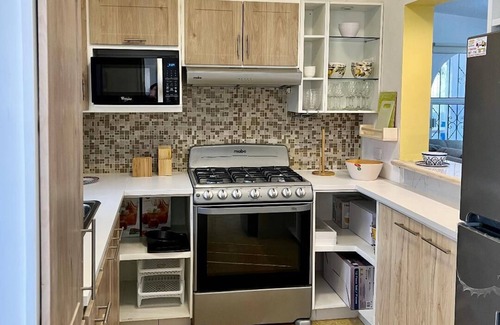 Colonia Andres House | CASA MAKY 2 bedroom home downtown Cozumel AC, WiFi, Pool, family & Pet friendly