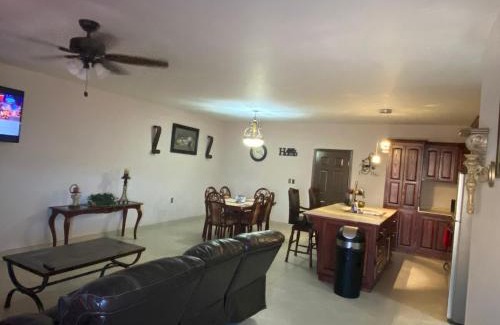 Oriente House | Casa Miguel Hidalgo 6 Bedroom, 4 Bath for 20 people