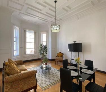 Cerro Alegre Apartment | Casa Montealegre