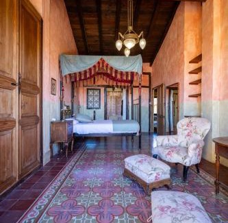 Requena House | Casa Museo RAKKANA - En el Centro de Requena