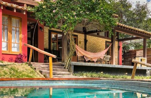 Carapicuiba House | Casa na Granja Viana em frente à reserva ambiental
