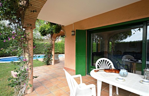 Sant Pere Pescador Ski Chalet | Casa Nautic 1 - A/C, wifi, private pool, barbecue, piano, office.