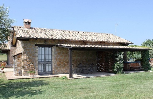 Tarano House | Casa Norberto D, fully refundable with voucher*: A spacious age-old farm house made of stone.