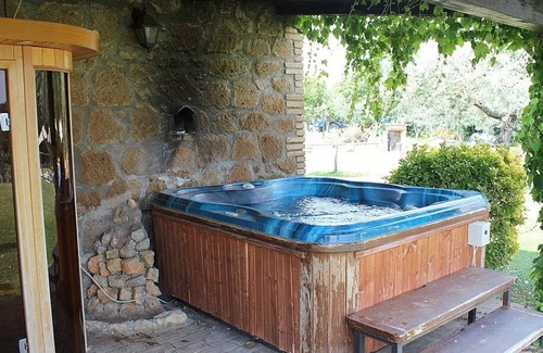 Tarano House | Casa Norberto D, fully refundable with voucher*: A spacious age-old farm house made of stone.