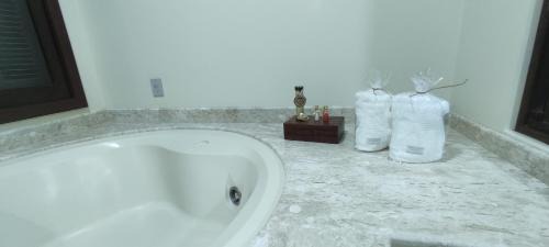 Capivari House | Casa nos Ingleses com piscina e jacuzzi
