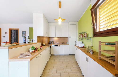 Viganello Apartment | Casa Nova Bella with free parking, Lugano, Switzerland