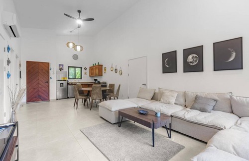 Las Escobas del Venado Apartment | Casa Ola – Tropical Beachside Escape in Playa Venao