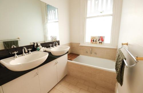 Venus Bay House | Casa on Jupiter is pet friendly, linen incl, wifi