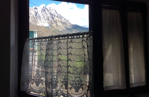Colonnata House | Casa Pertondolo.Alta Lunigiana.Spacious and bright two-room apartment, sleeps 4.