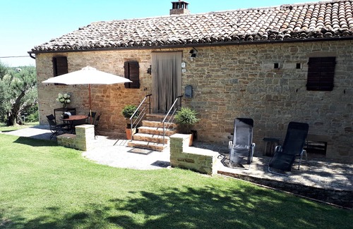 Mergo House | 'Casa Pietra Assolata' - Rustico in a fantastic location with pool
