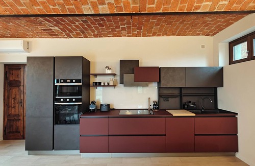 San Martino Alfieri House | Casa Profumi di Barbera 8: Infinity Pool, 4 Luxurious Bedrooms & Historic Charm