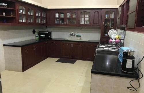 Virarajendrapet House | Casa Raihan
