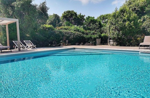 Iano House | Casa Raissa B: A characteristic and welcoming apartment that is part of a villa immersed in a splendid landscape, in a lovely little hamlet, with Free WI-FI.