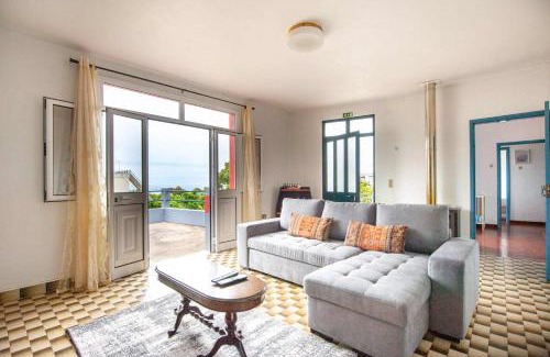 Arco de Sao Jorge House | Casa reizinho