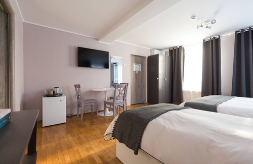 Tirgu Jiu House | Casa Ris