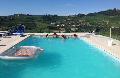 Alice Bel Colle House | Casa Roberto Pool with Bar 5 bedrooms 2 bathrooms Great For Groups
