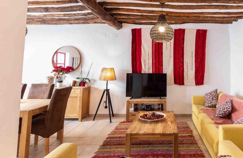 Niguelas House | Casa Roja