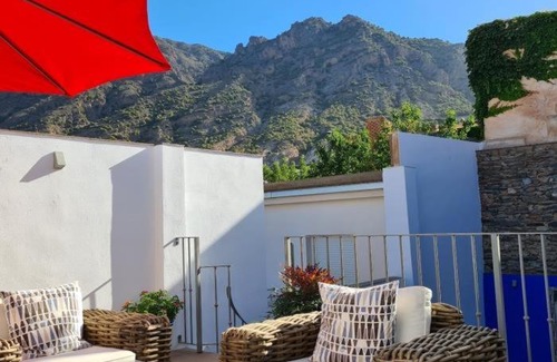 Niguelas House | Casa Roja