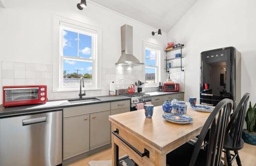 Historic Ybor Apartment | Casa Romeo - Luxury Ybor Apt, Steps to 7th Ave