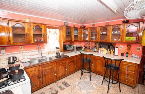 Georgetown House | CASA ROSA: Comfortable Cozy Spacious fully furnished family home in Georgetown