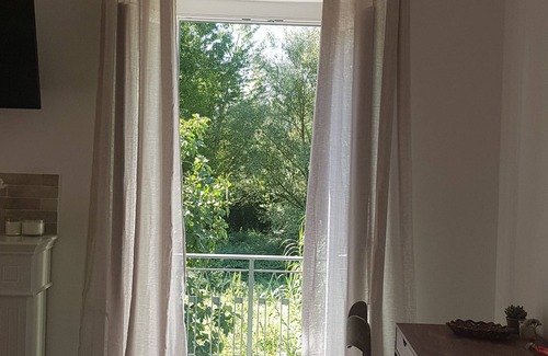 Posta Fibreno House | Casa Rosamari - on the Lake of Posta Fibreno, Apartment with a fireplace