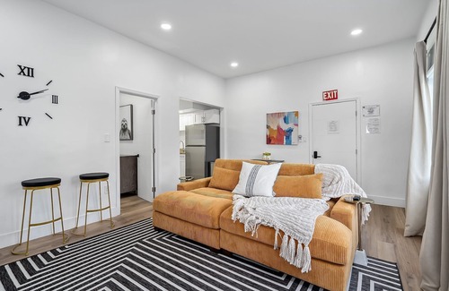 Hollywood South Central Beach Apartment | CASA ROSELLE 2 BEDROOMS