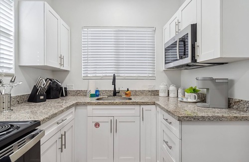Hollywood South Central Beach Apartment | CASA ROSELLE 2 BEDROOMS