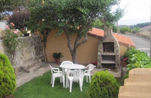 Navarredonda de Gredos Cottage | Casa Rural Las Nieves for 4 people