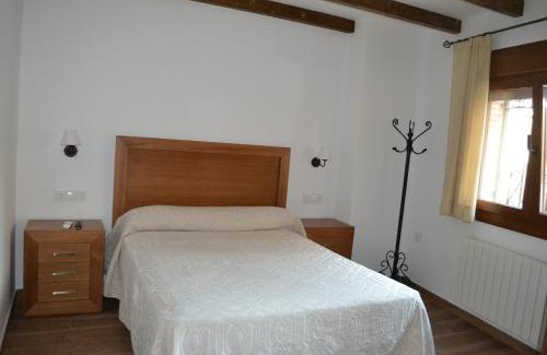 Fuenlabrada de los Montes House | Casa Rural La Madroña