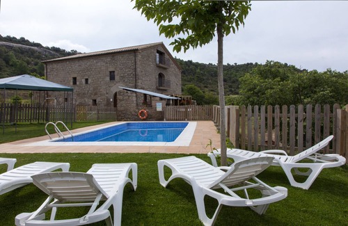 Puigreig Cottage | Casa Rural El Puig de Fonollet with Paddle Court and Private Pool