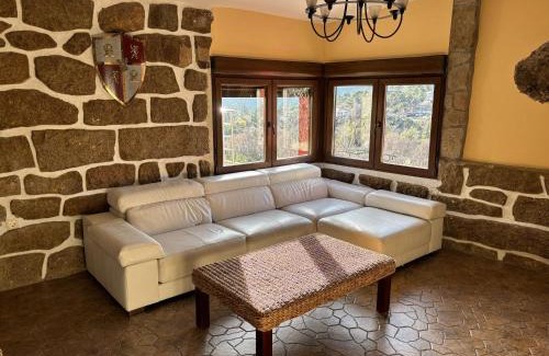 El Barraco House | Casa rural en El Burguillo - Picos Pardos CRA-AV-1088