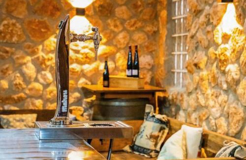Villanueva de la Jara Ski Chalet | Casa Rural en Bodega La posada de Vitis