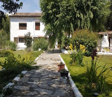 Naval House | Casa Rural en Naval, Torre San Rafael