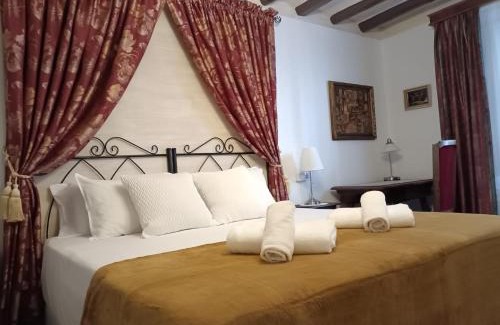 Urrea de Gaen House | Casa Rural La Casona