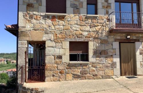 Rabanera del Pinar House | Casa Rural Roblegordo