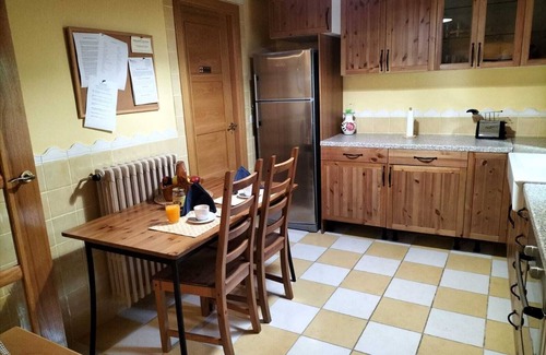 Cuevas de Vinayo Cottage | Casa Rural Sensaciones 3 bedrooms with garden