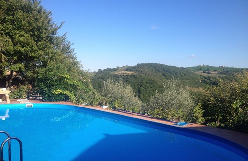 Arcevia Apartment | Casa San Martino - quiet Rustico with pool (4 + 3 persons) and large garden