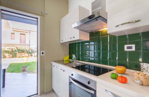 Agnone Bagni Apartment | Casa Smeralda a 200m From The Sea, Augusta, Italy