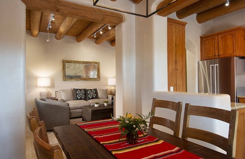 Northeast Santa Fe Condo | Casa Soñando | Santa Fe Escape w/Hot Tub + Steam