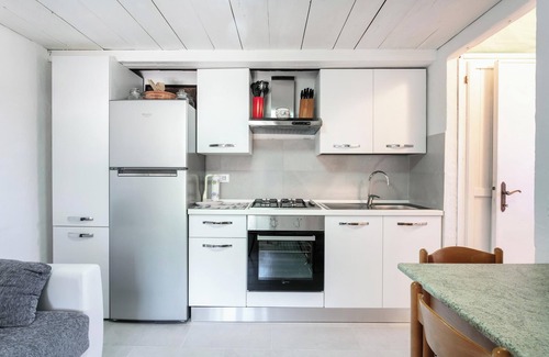 San Teodoro City Centre House | "Casa Solidea" with A/C & Private Garden