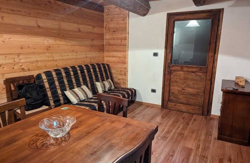 Bellino House | Casa su due Piani, Animali Benvenuti, nel Cuore di un Borgo Occitano