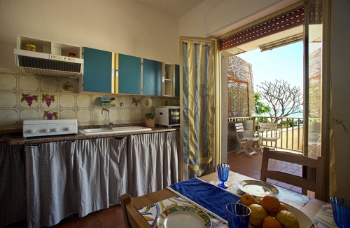 Cava dʼAliga House | Casa SUL Lungomare Cava D'aliga
