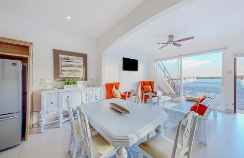 La Paloma House | Casa Terra 38 - Playa Arcangel
